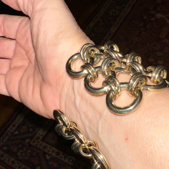 Elegant Gold and Silver Chain Bracelet - Picture 2 of 3